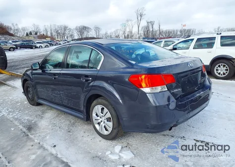 2013 Subaru Legacy 2.5I z USA, uszkodzony, nr VIN 4S3BMCA62D3042434